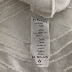 Floral top (grey & blush delicate pattern) long sleeve.